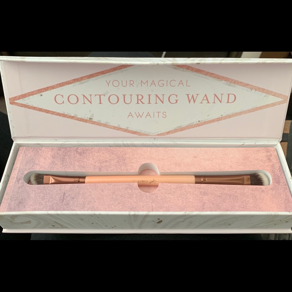 Luxie x JadeyWadey180 Brush